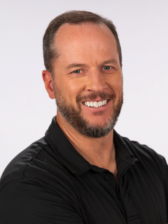 Customer Service Executive Daron Fowlks